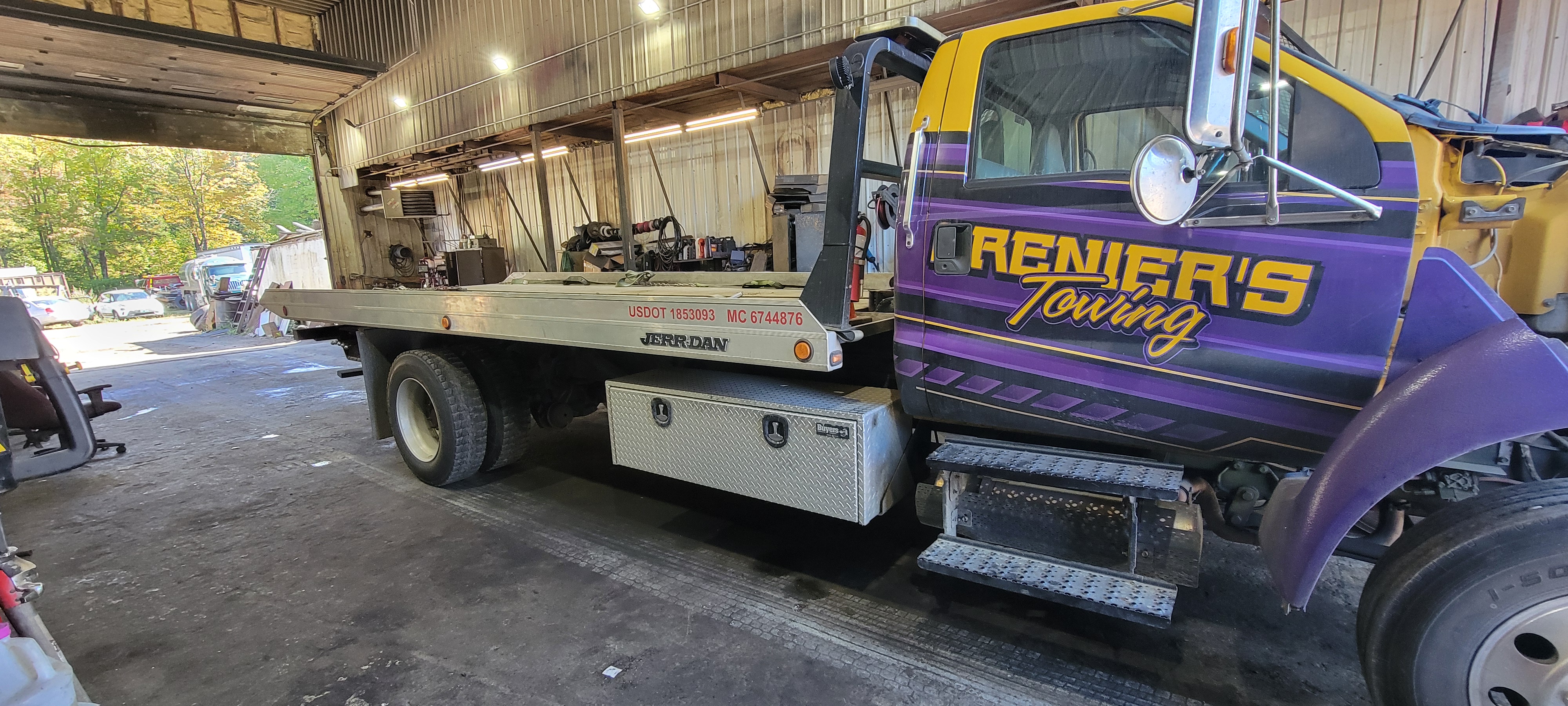 Flatbed Tow Truck Workshop